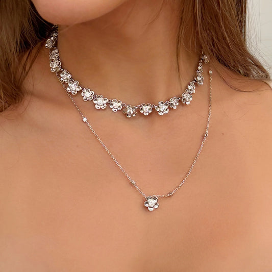 Rotating Flower Clavicle Necklace