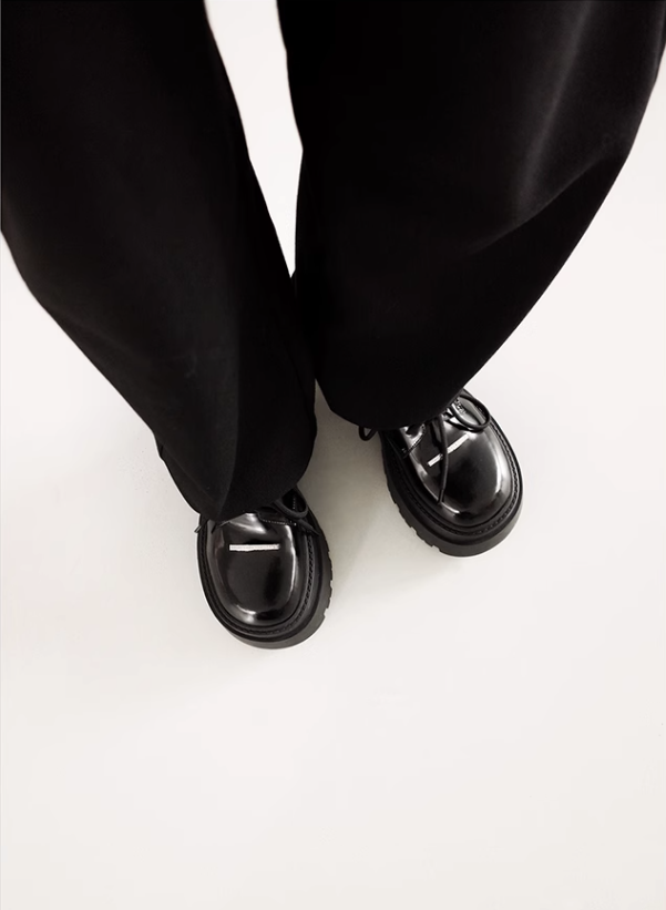 Surface Temperature Series Black Thick-Sole Derby Shoes