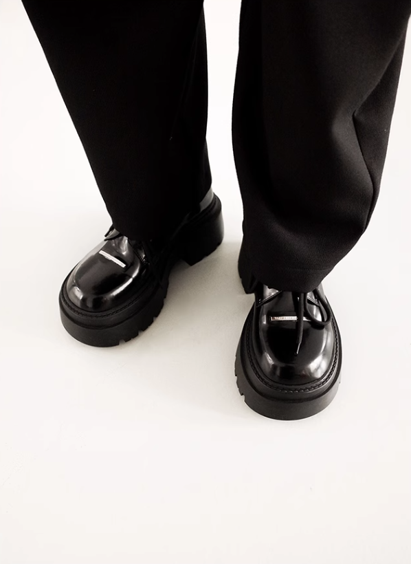 Surface Temperature Series Black Thick-Sole Derby Shoes