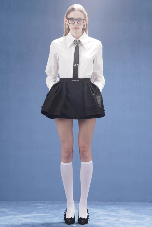 Silver Letter-printed Tie Collegiate-style White Shirt