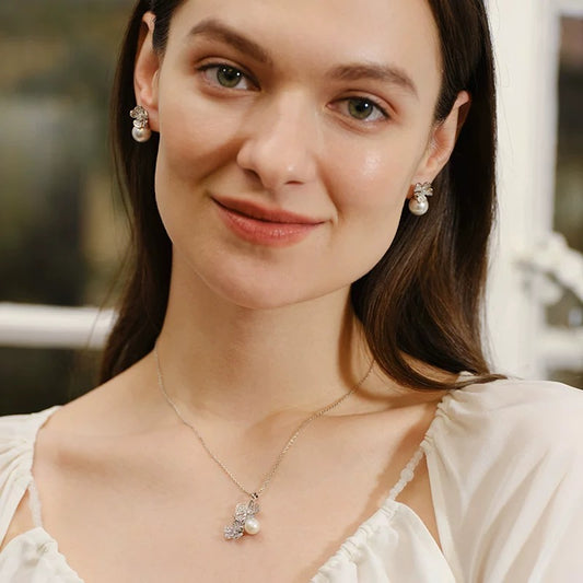 Blooming Dream Pearl Petal Necklace