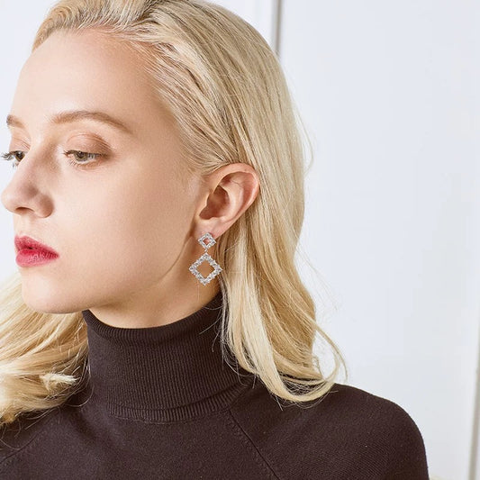 Sparkling Girl Diamond-Studded Diamond-Shaped Earrings