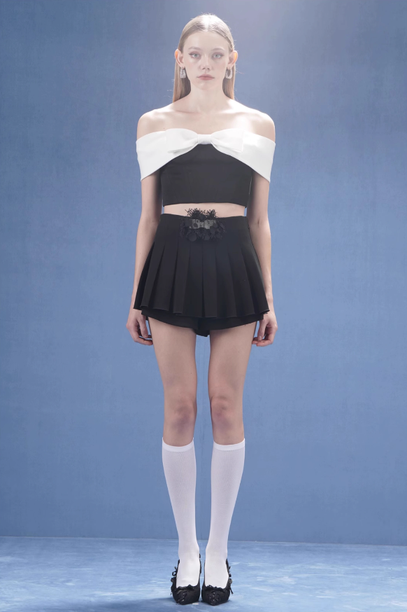 Black Glittery Bow Adorned Pleated Skirt