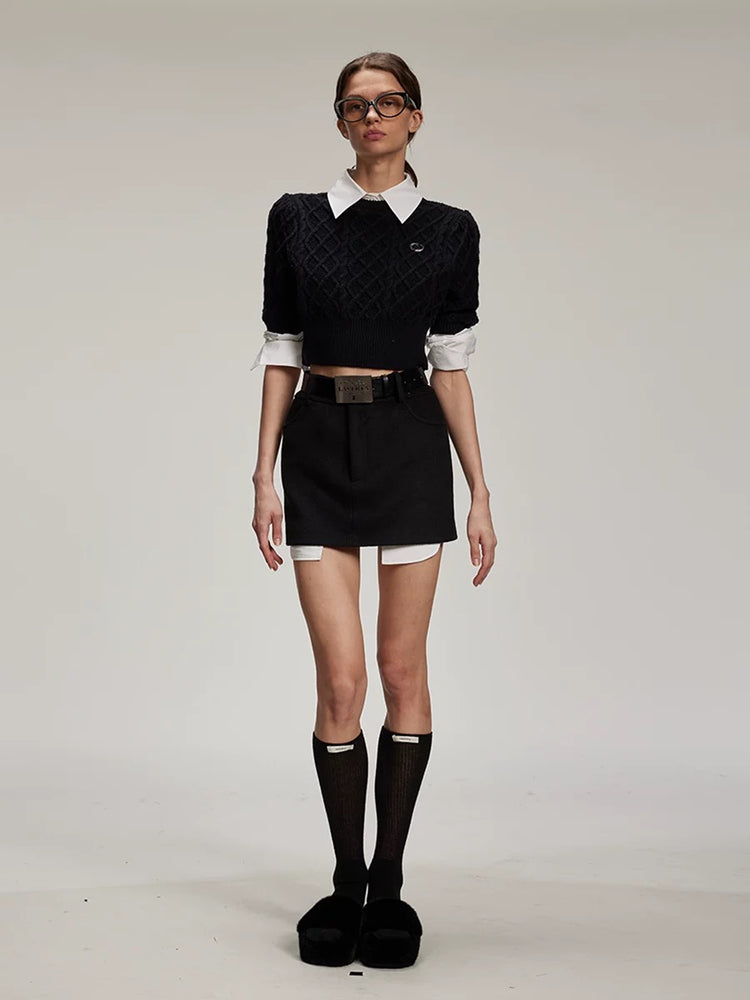 Fake Two-Piece Keyhole Metal Tag Knit Shirt