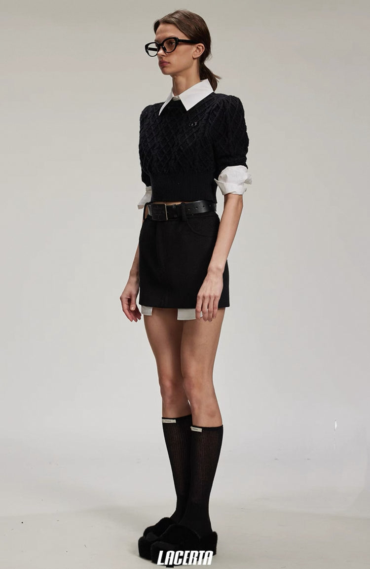 Fake Two-Piece Keyhole Metal Tag Knit Shirt