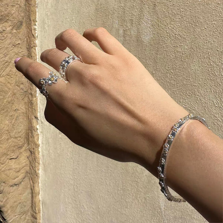 The Gilded Daisy Ring