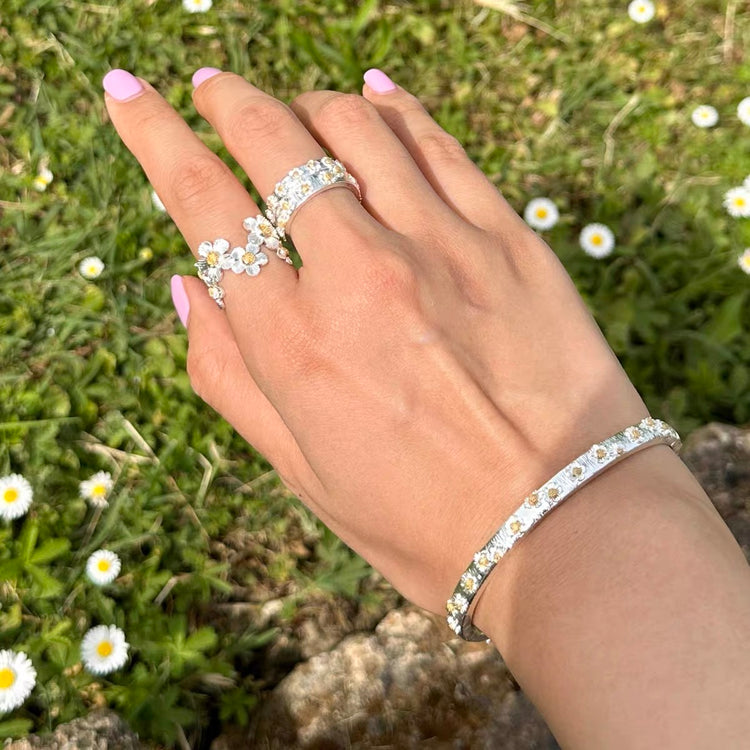 The Gilded Daisy Ring