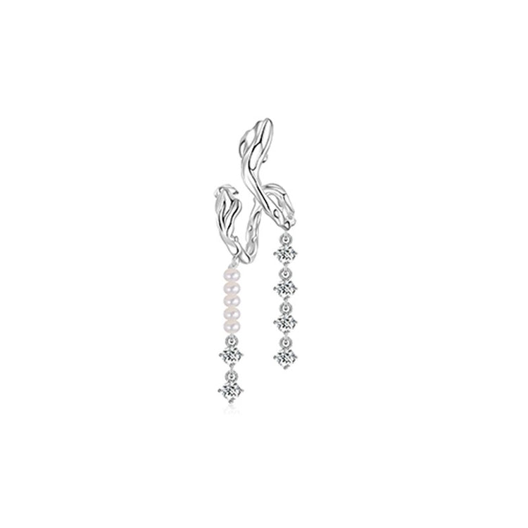 Free-spirited - Dangling Pearl Zircon Ear Clips