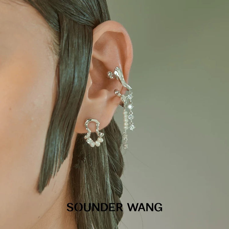 Free-spirited - Dangling Pearl Zircon Ear Clips