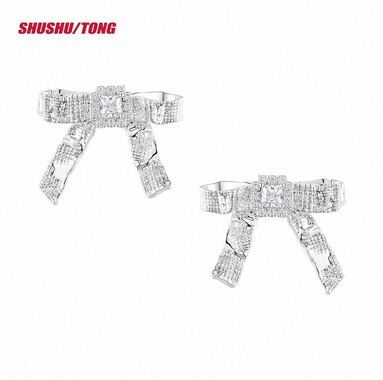 YVMIN X SHUSHUTONG / Crinkled Foil Bow Crystal Stud Earrings