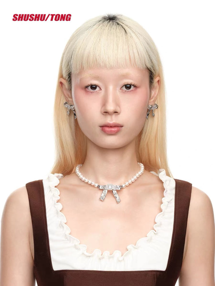 YVMIN X SHUSHUTONG / Crinkled Foil Bow Crystal Stud Earrings