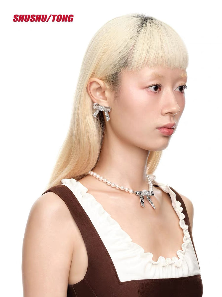 YVMIN X SHUSHUTONG / Crinkled Foil Bow Crystal Stud Earrings